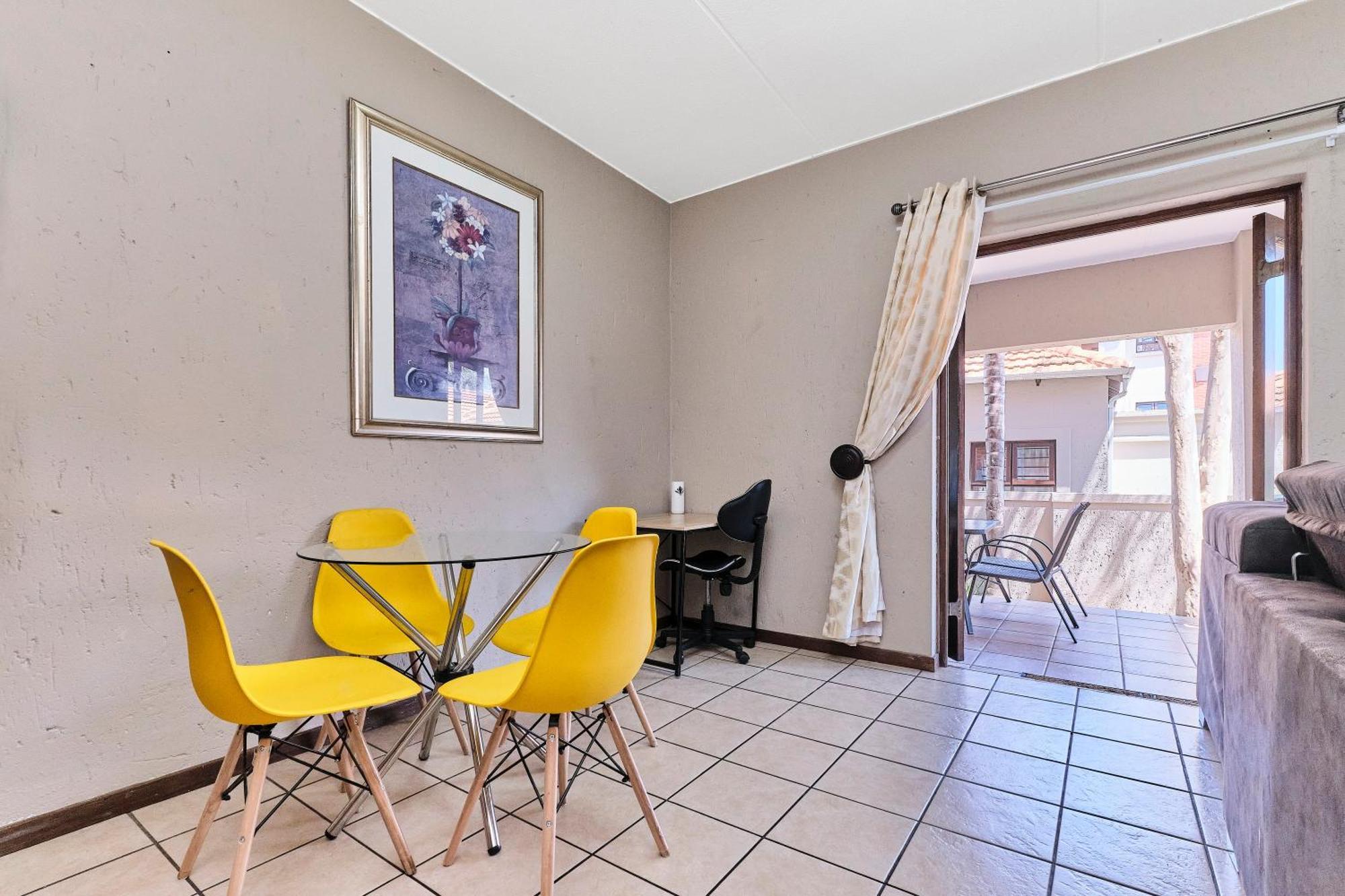 Cozy 2Bed 1 Bath Apartment In The Heart Of Broadacres Sandton Eksteriør billede