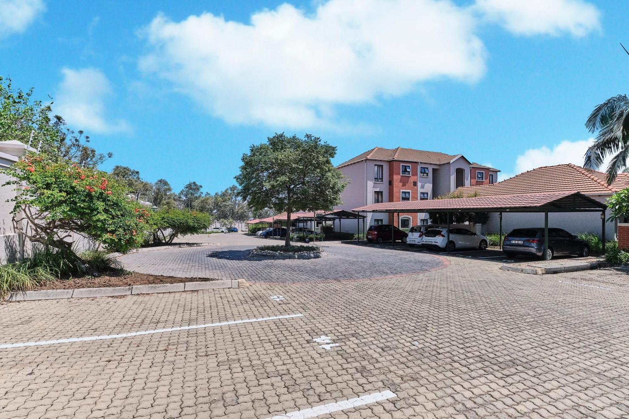 Cozy 2Bed 1 Bath Apartment In The Heart Of Broadacres Sandton Eksteriør billede