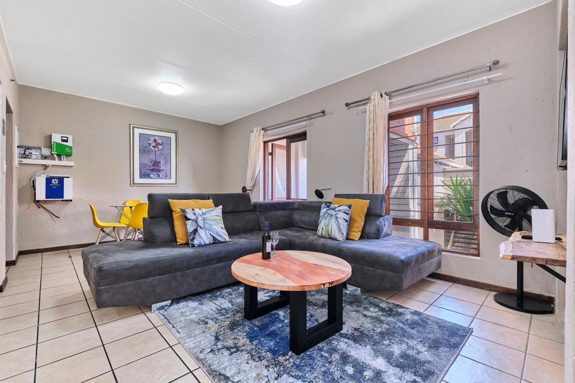 Cozy 2Bed 1 Bath Apartment In The Heart Of Broadacres Sandton Eksteriør billede