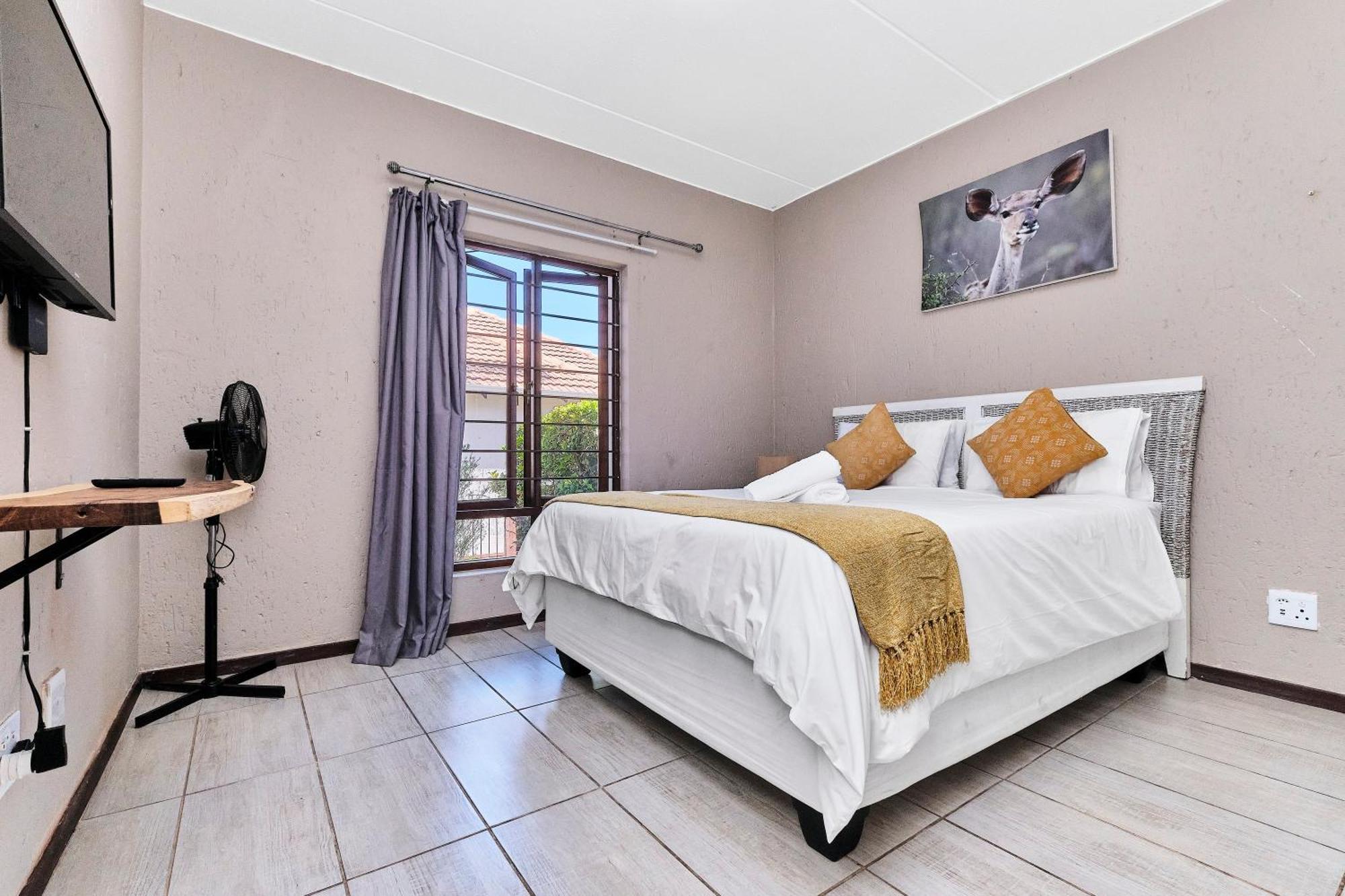 Cozy 2Bed 1 Bath Apartment In The Heart Of Broadacres Sandton Eksteriør billede